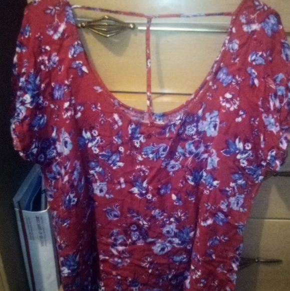 Light flowey women's top - Picture 1 of 3